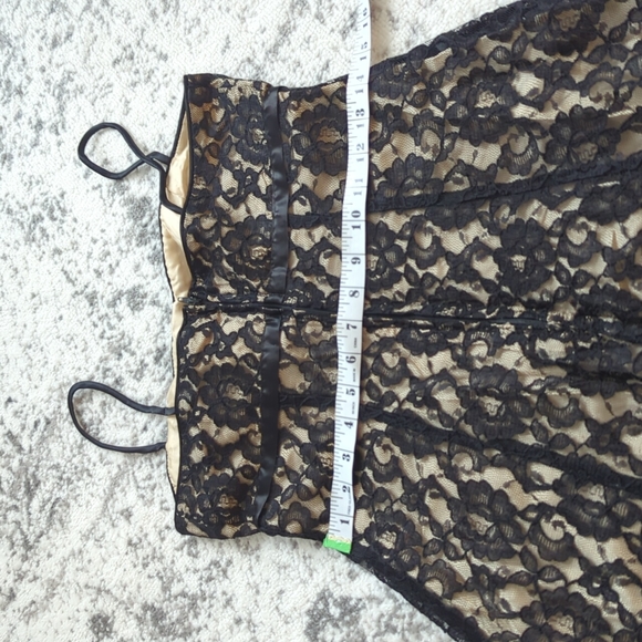 Lace like dress - Picture 5 of 6